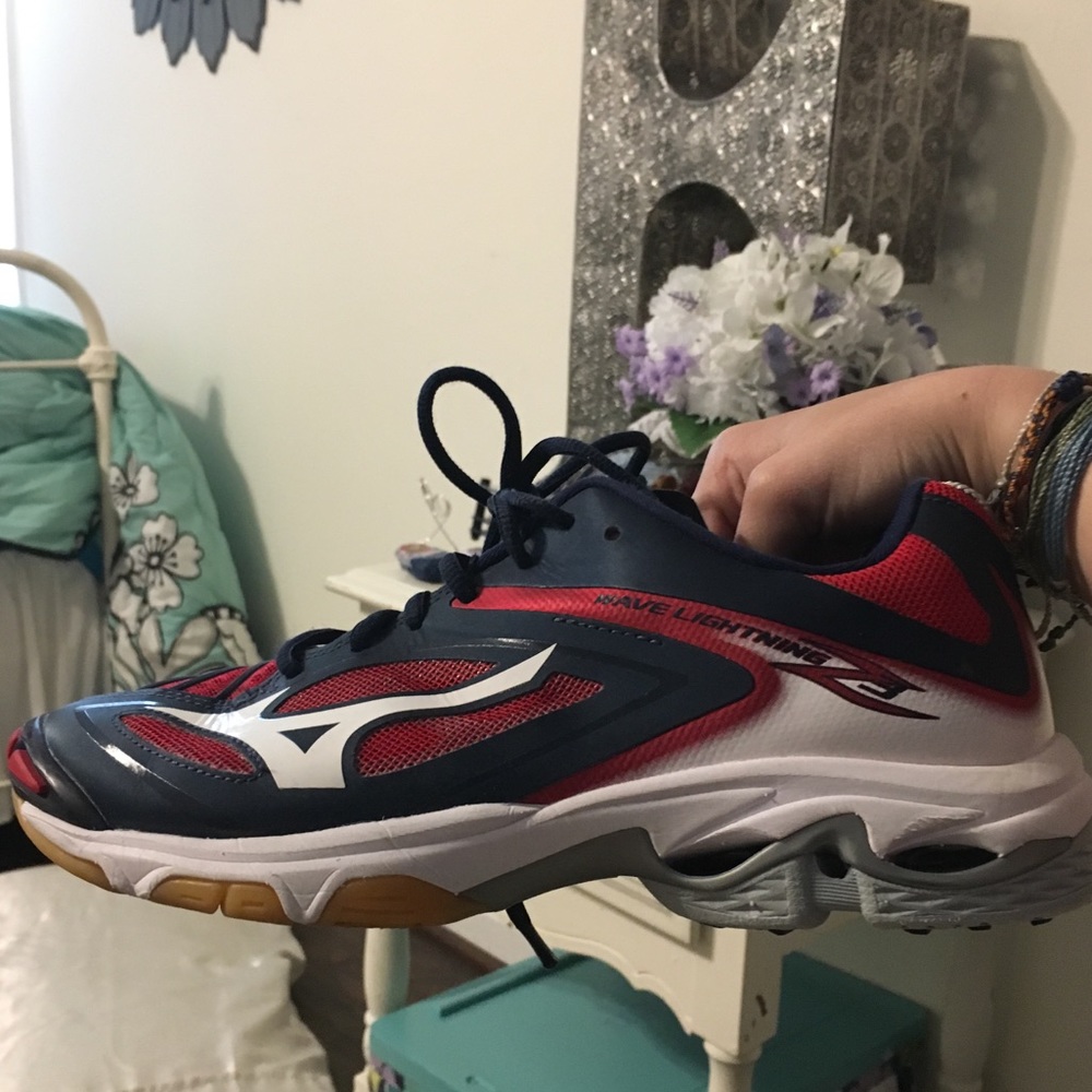 Mizuno Womens Volleyball Shoes size 9